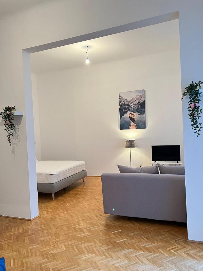 Alpa 2 Zimmer Wohnung In Wien Rochusmarkt Eksteriør billede