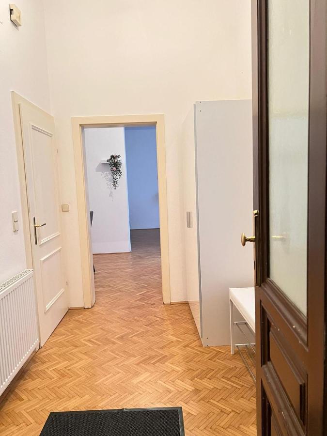 Alpa 2 Zimmer Wohnung In Wien Rochusmarkt Eksteriør billede